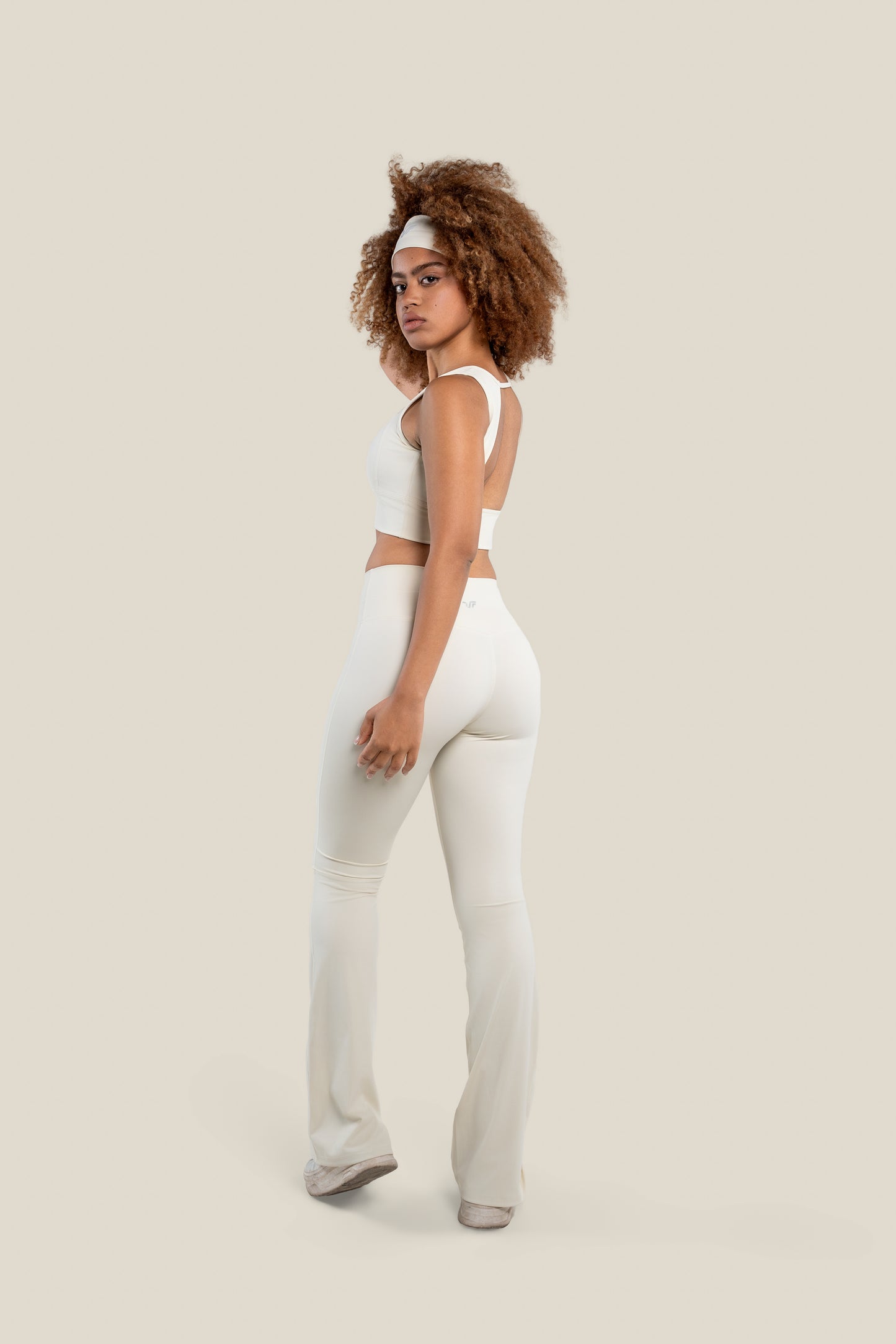 Curve Flow Flared Legging